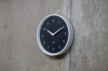 echo-wall-clock-2-c4df.jpg